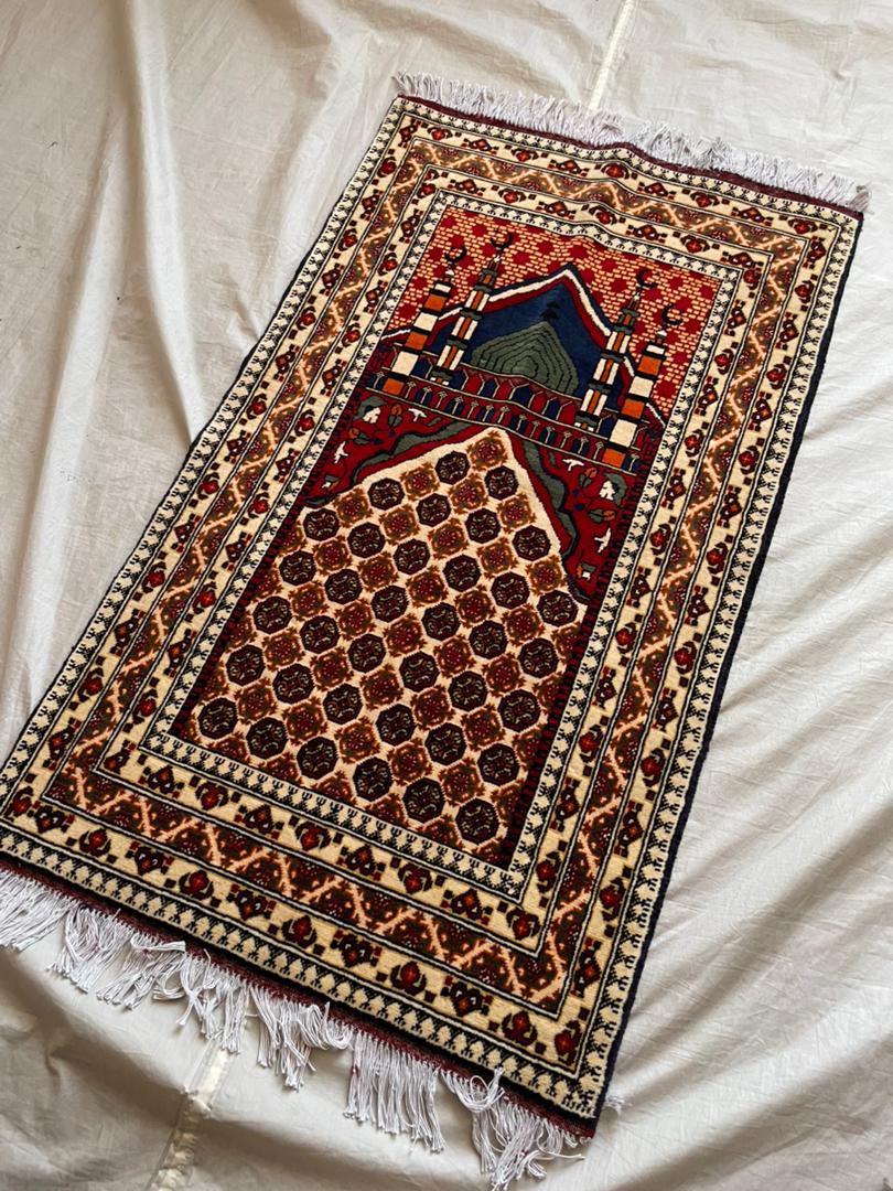 Paryer Rug