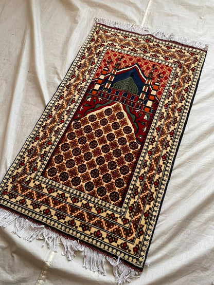 Paryer Rug